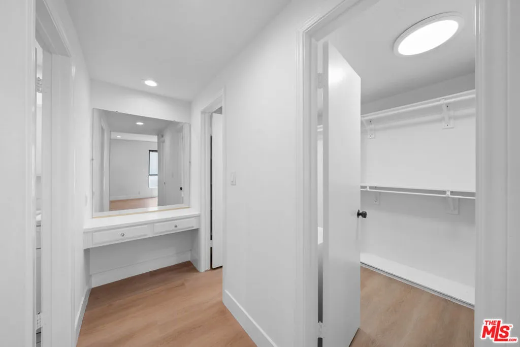 4444 Wilshire Boulevard 206, Los Angeles, California 90010 home-pic-25